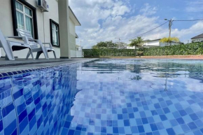LAMAN KASEH Homestay Bukit Katil 4bedroom with Swimming Pool